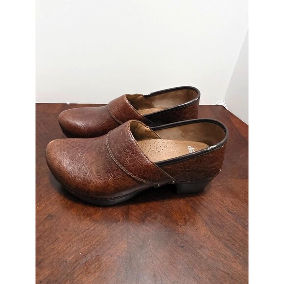 Dansko Women's Embossed Brown Leather Clogs Mom Core Size 39 - Picture 4 of 13